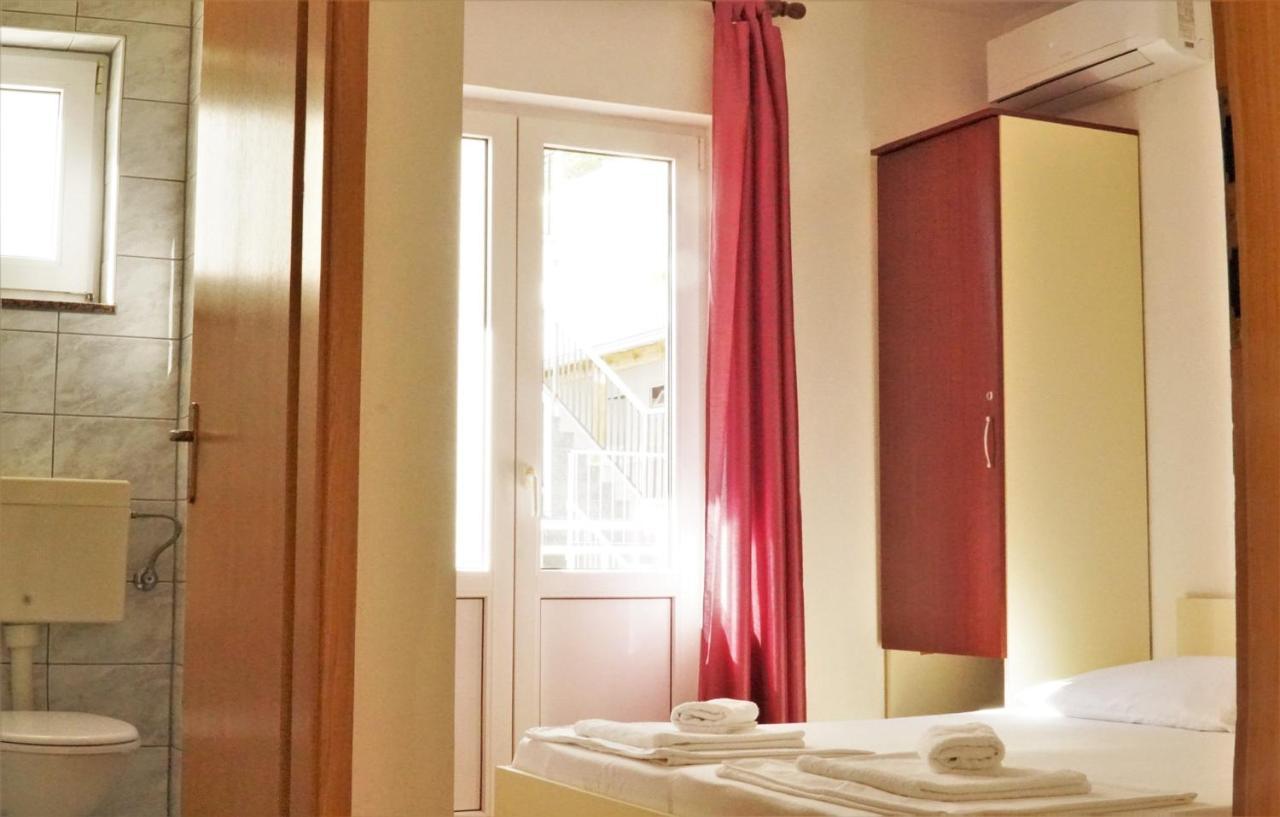 Villa Mily Baska Voda Bilik gambar