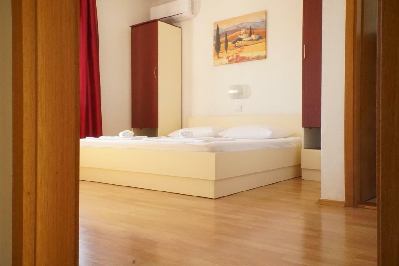 Villa Mily Baska Voda Bilik gambar