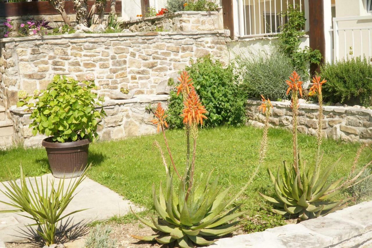 Villa Mily Baska Voda Luaran gambar