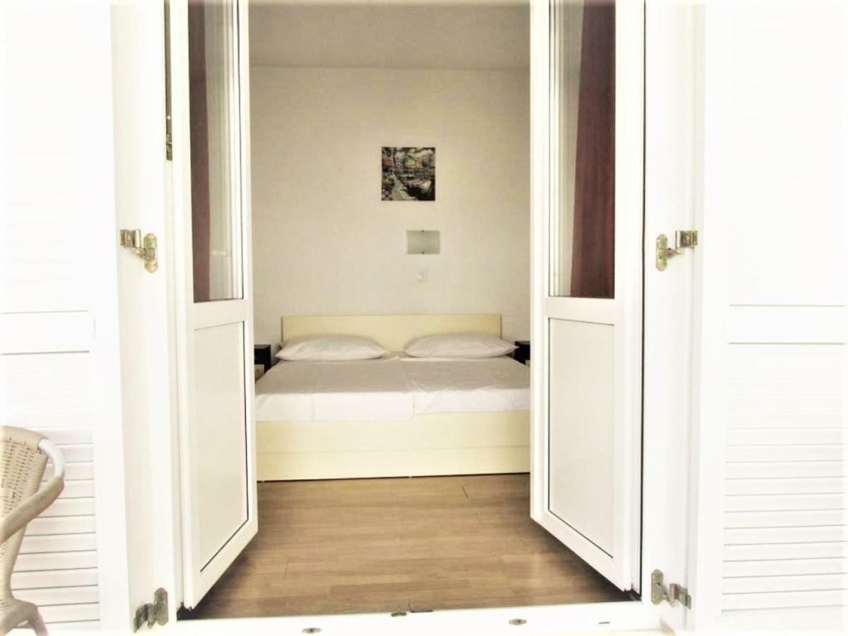 Villa Mily Baska Voda Bilik gambar